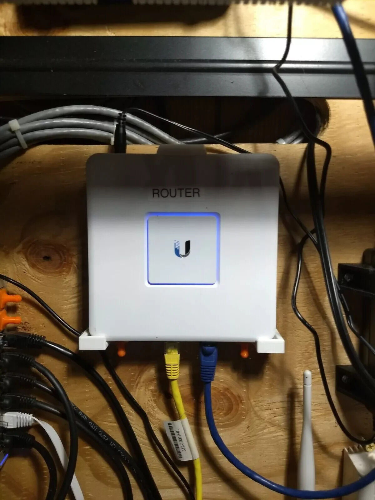 Ubiquiti UniFi USG Wall Mount