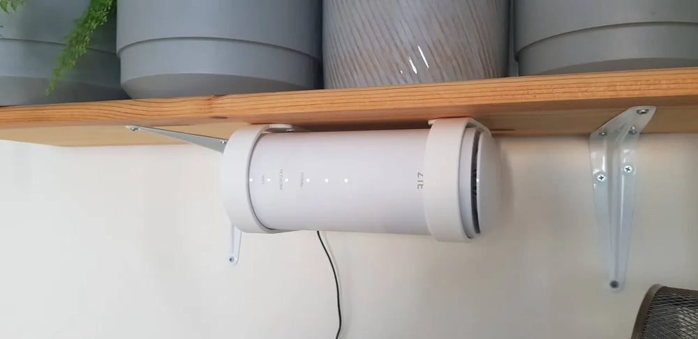ZTE router bracket