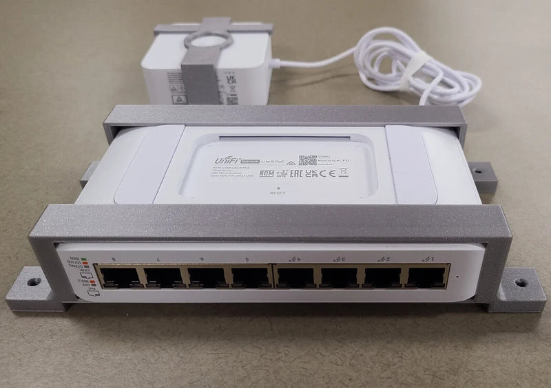 UniFi USW 8 PoE Lite wall mount